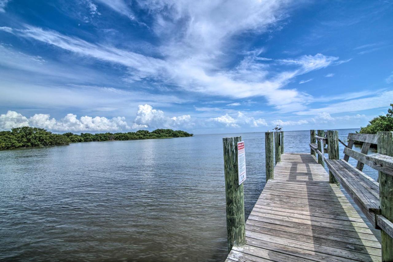 Beachfront Cedar Key Retreat With Pool Access! מראה חיצוני תמונה