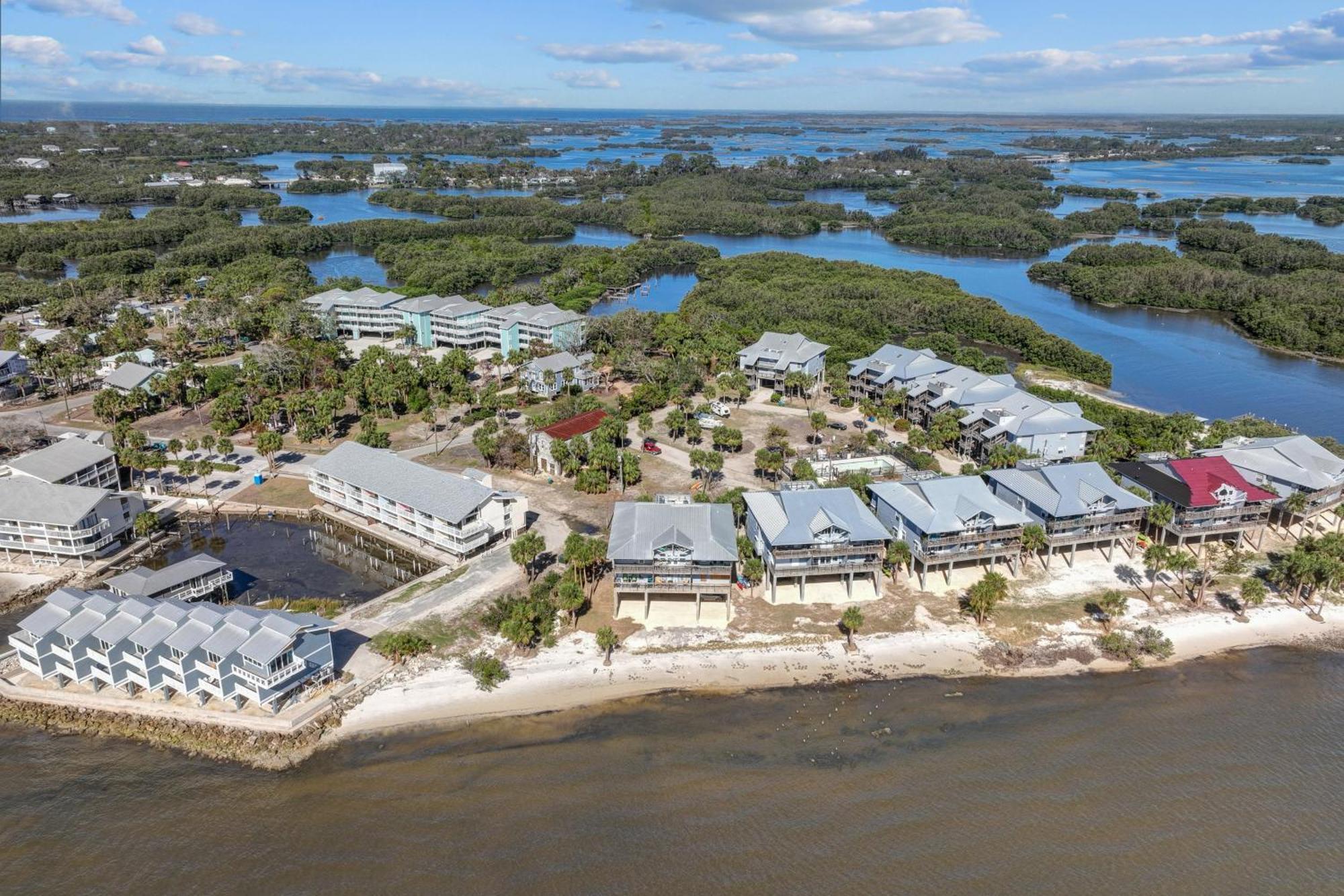 Beachfront Cedar Key Retreat With Pool Access! מראה חיצוני תמונה