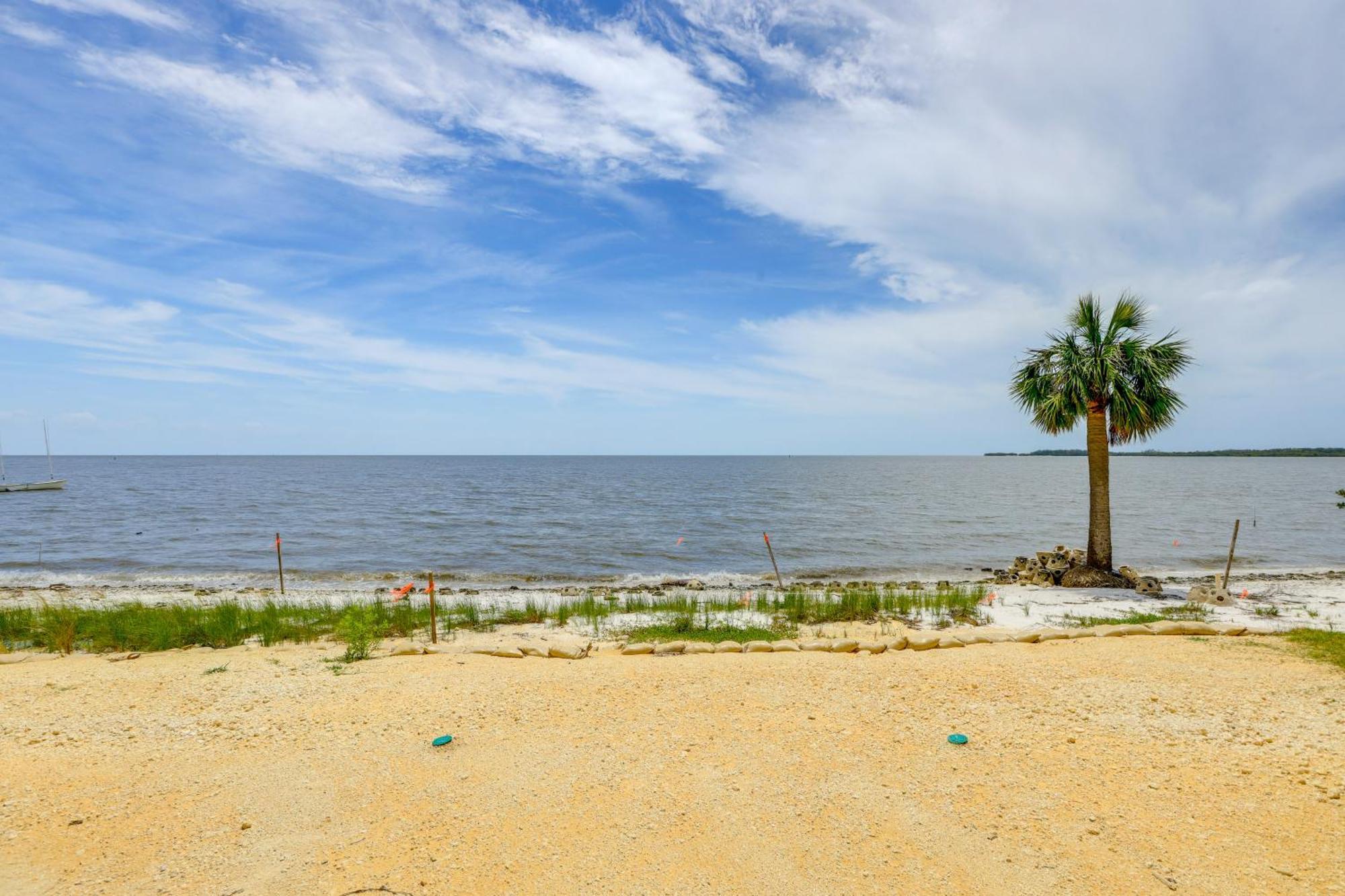 Beachfront Cedar Key Retreat With Pool Access! מראה חיצוני תמונה